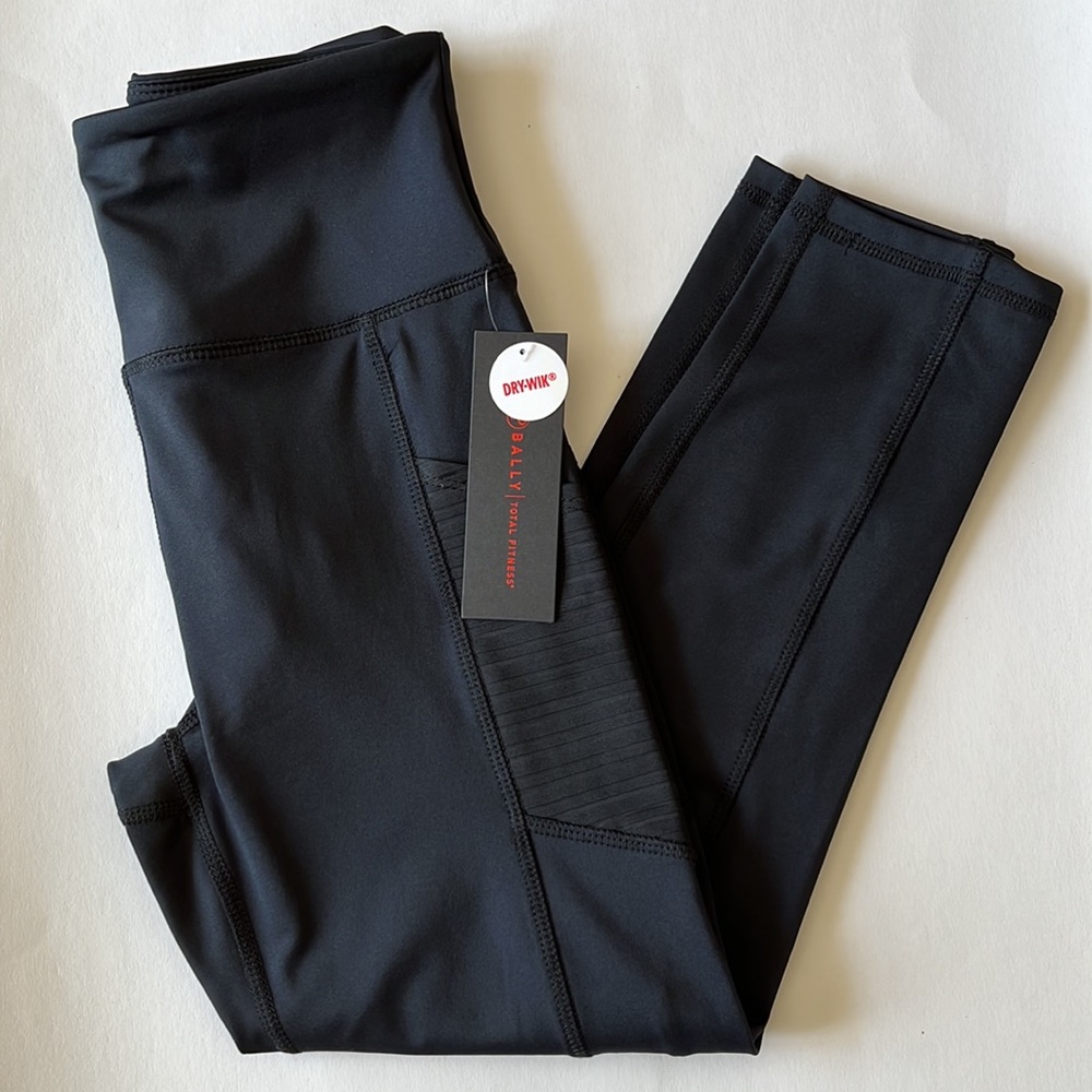 Mesh Pocket Crop Leggings - Picture 6 of 11